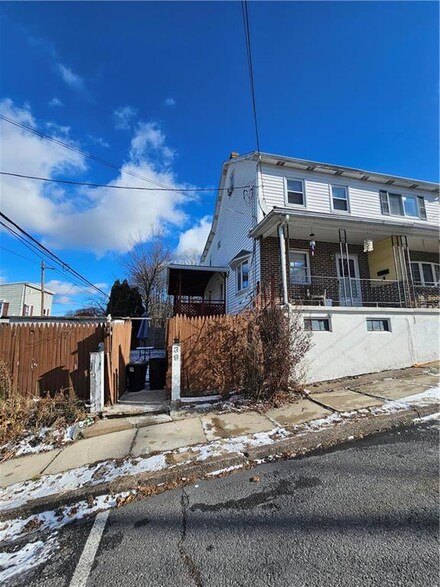 39 Leisenring St, Lansford, PA 18232
