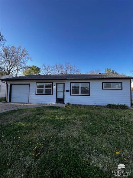 1216 W 11th St, Junction City, KS 66441