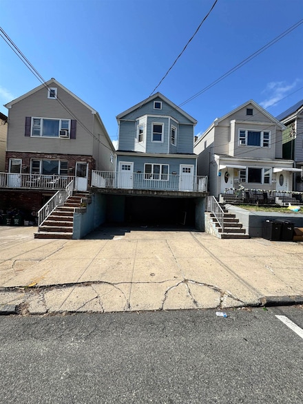 30 E 49th St Unit 2, Bayonne, NJ 07002