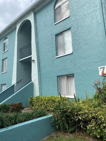 235 114th Ave N Unit 1, Saint Petersburg, FL 33716