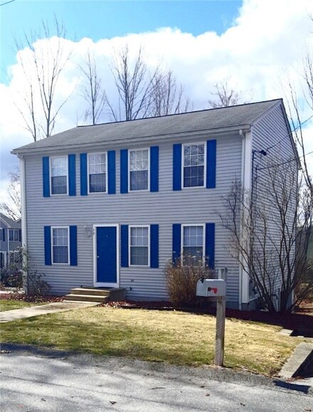 49 Edgewood Ave, Cumberland, RI 02864