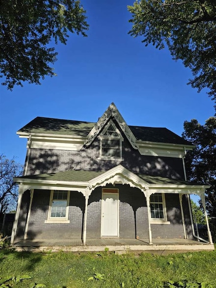 103 N Oak St, Anamosa, IA 52205