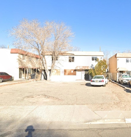168 63rd St NW, Albuquerque, NM 87105