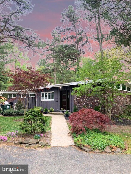 6 Sturm Ln, Jackson, NJ 08527