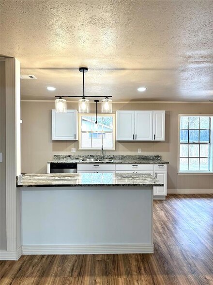 609 Dobbins Rd, Corsicana, TX 75110