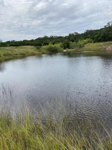 957 Cedar Hills Dr, Fredericksburg, TX 78624