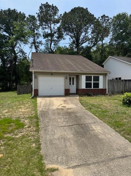 609 Edney Ave W, Crestview, FL 32536