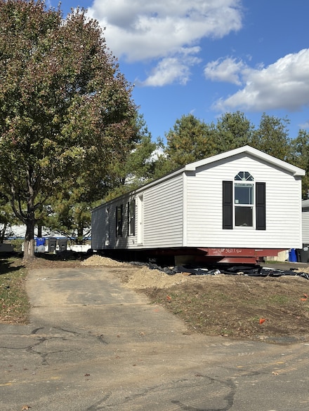 25 McQuillan Dr, Milford, CT 06460