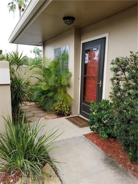 2284 Oak Neck Rd Unit F, Clearwater, FL 33763