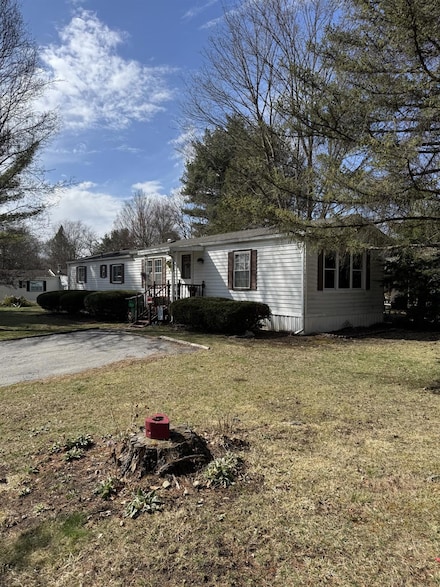 30 Elm Ln, Pleasant Valley, NY 12569