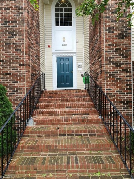 130 James Rd Unit 2C, High Point, NC 27265