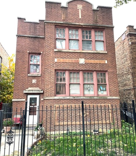 4323 W Potomac Ave, Chicago, IL 60651