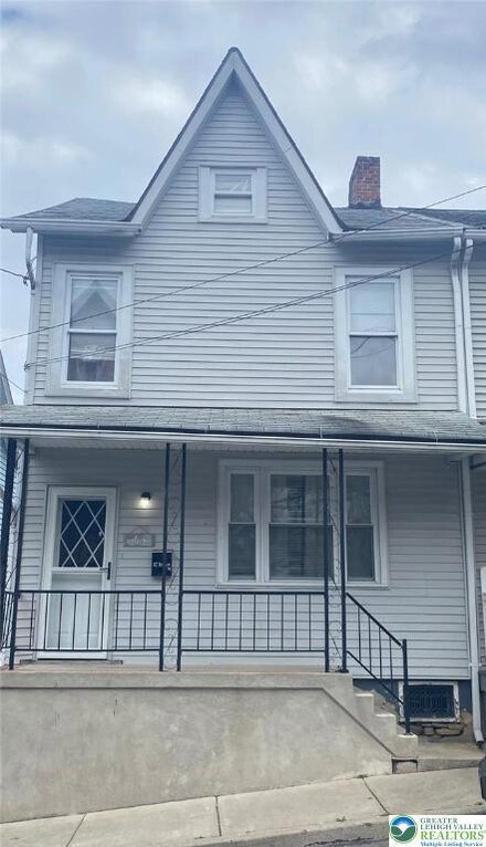 37 Hunter St, Tamaqua, PA 18252
