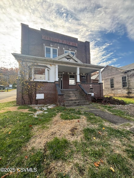 238 Front St, Mount Carmel, PA 17851