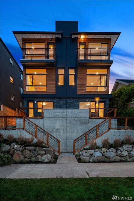 2706 Franklin Ave E, Seattle, WA 98102