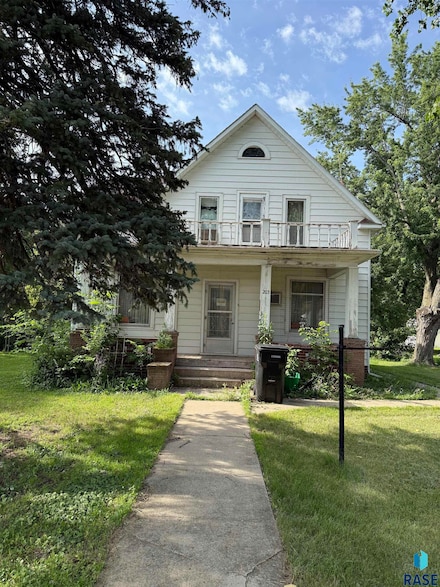 203 E 2nd St, Marion, SD 57043