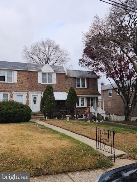 5122 Whitehall Dr, Clifton Heights, PA 19018