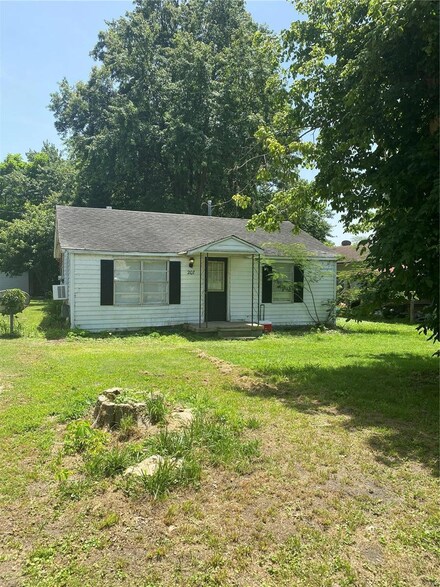 207 Edmonston St, Hornersville, MO 63855