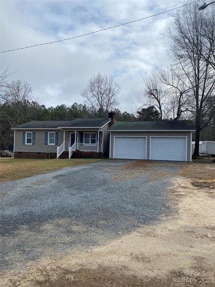 73 Jim Hanna Ln, Wadesboro, NC 28170