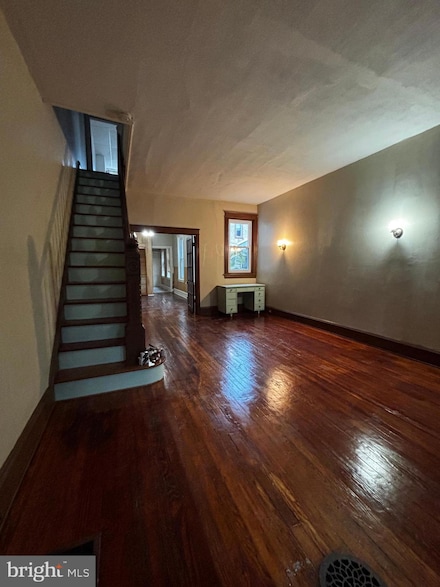 2041 E Cambria St, Philadelphia, PA 19134