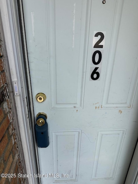 206 Market St, Staten Island, NY 10310