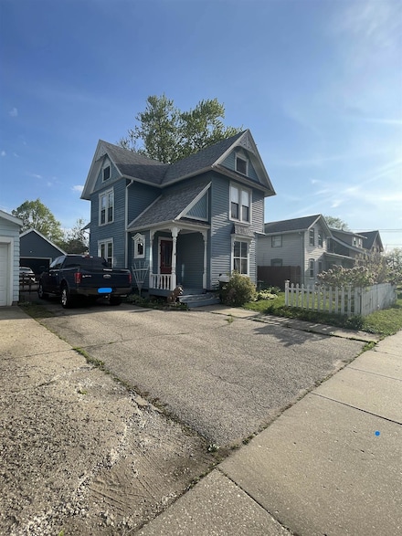 428 E Centerway, Janesville, WI 53545