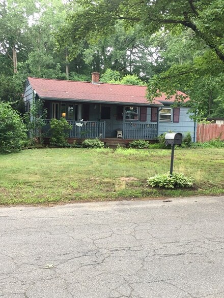 116 Hudson St, Springfield, MA 01118