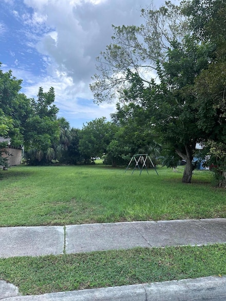 1708 N 15th St, Fort Pierce, FL 34950