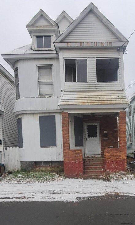 704 Windsor Terrace, Schenectady, NY 12308