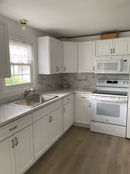 11 Chestnut St Unit 2, Dudley, MA 01571