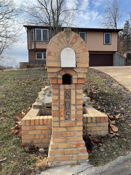 805 Country Glen Dr, Imperial, MO 63052
