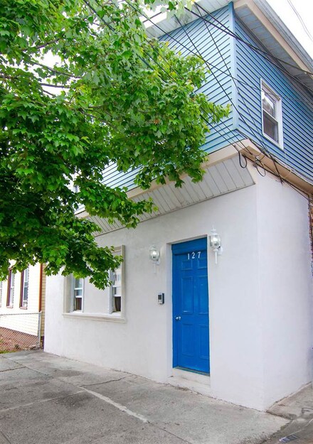 127 Avenue F Unit 2, Bayonne, NJ 07002