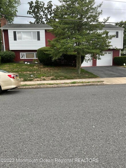 501 Mayfair Ln, Neptune, NJ 07753