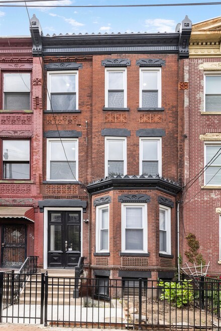 55 Astor Place Unit 3, Jersey City, NJ 07304