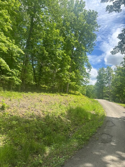 1750 C Harris Rd, Lewisburg, KY 42256