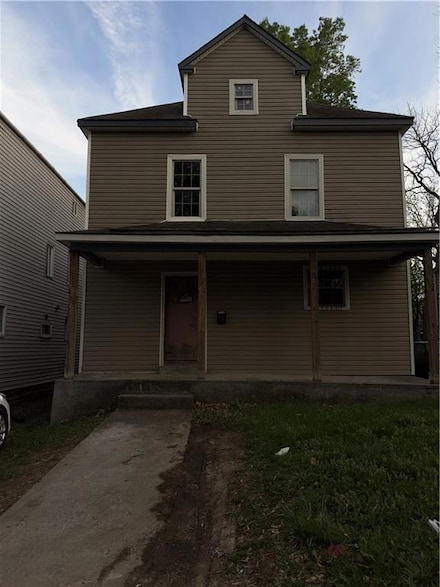 4637 E 8th St, Kansas City, MO 64124