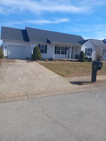236 Turkey Run Dr, Bowling Green, KY 42101