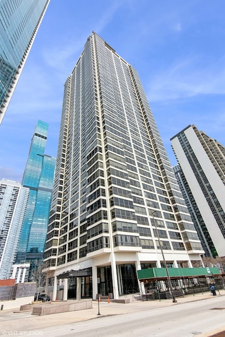 360 E Randolph St Unit 1004, Chicago, IL 60601
