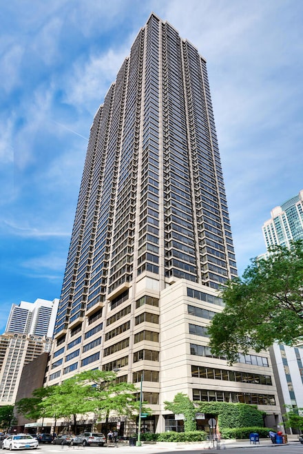 30 E Huron St Unit 4108, Chicago, IL 60611