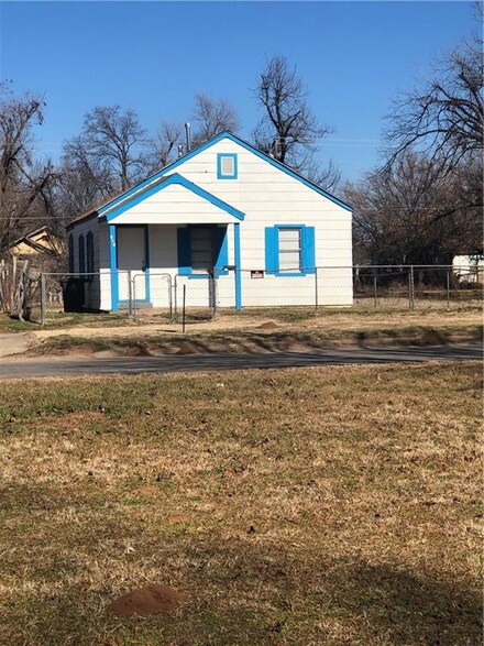 319 E Central Blvd, Anadarko, OK 73005