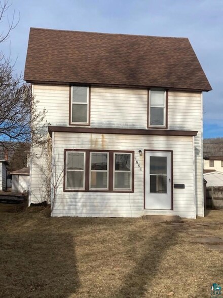 3729 W 2nd St, Duluth, MN 55807