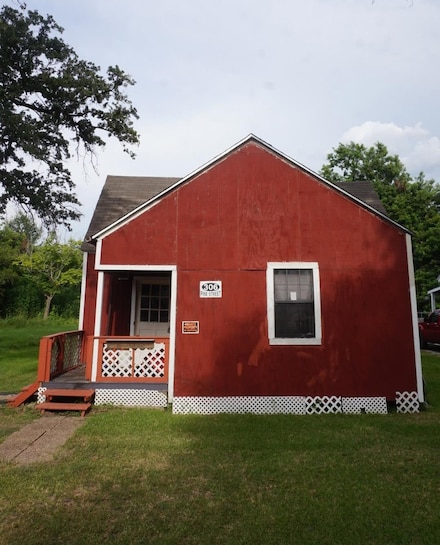 306 Pine St, Port Neches, TX 77651