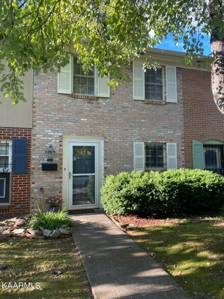7029 Traditional Dr, Knoxville, TN 37909
