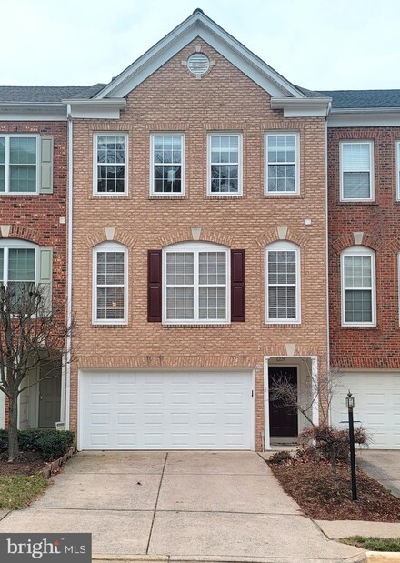 6228 Split Creek Ln, Alexandria, VA 22312