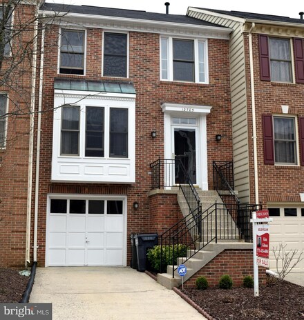 12705 Dogwood Hills Ln, Fairfax, VA 22033