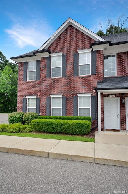8425 Williamstown Dr, Shelby Township, MI 48316