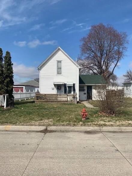 915 6th Ave, Shenandoah, IA 51601