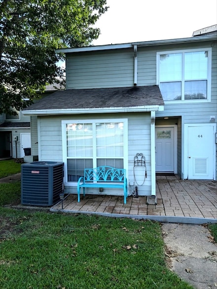 100 Edgewater Dr Unit 44, Livingston, TX 77351