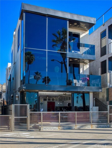 3007 Ocean Front Walk, Los Angeles, CA 90291