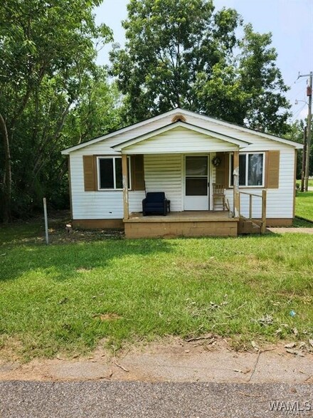 74 3rd Ave S, Akron, AL 35441